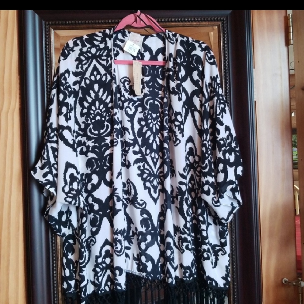 Black and White Kimono NWT